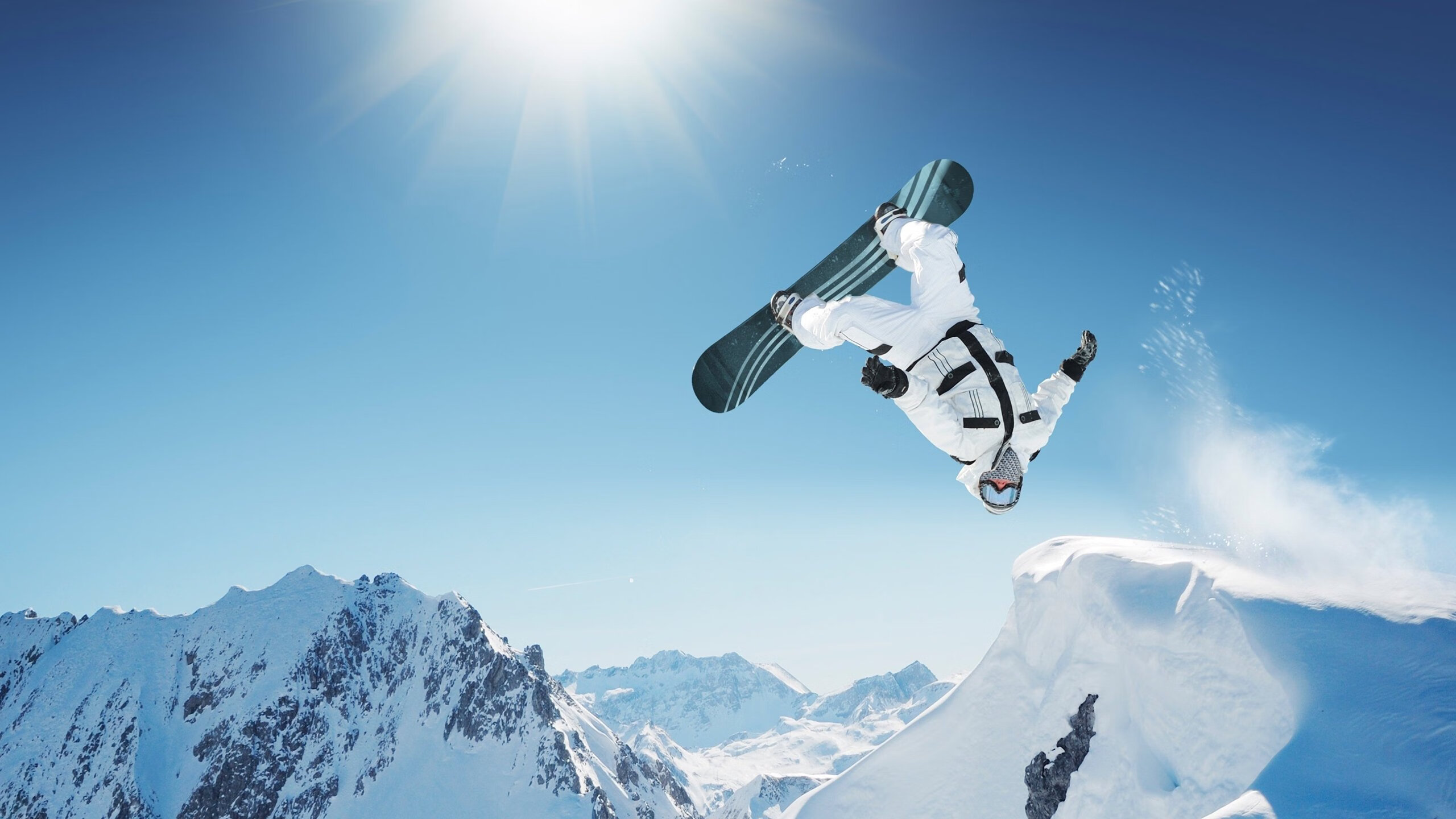 “武汉马拉松，赛道上的速度狂潮”