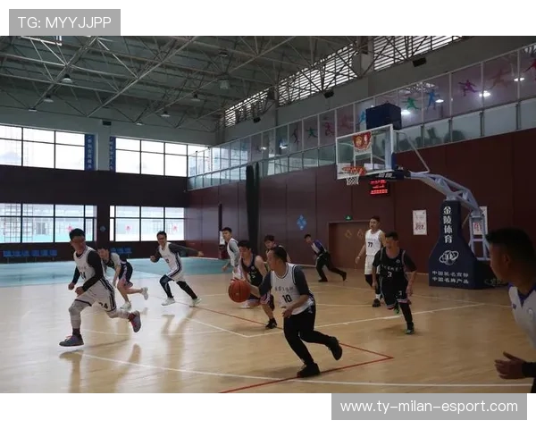 “篮球+健康”公益项目在全国各地同步推动，增强青少年体魄，公益篮球的宣传语