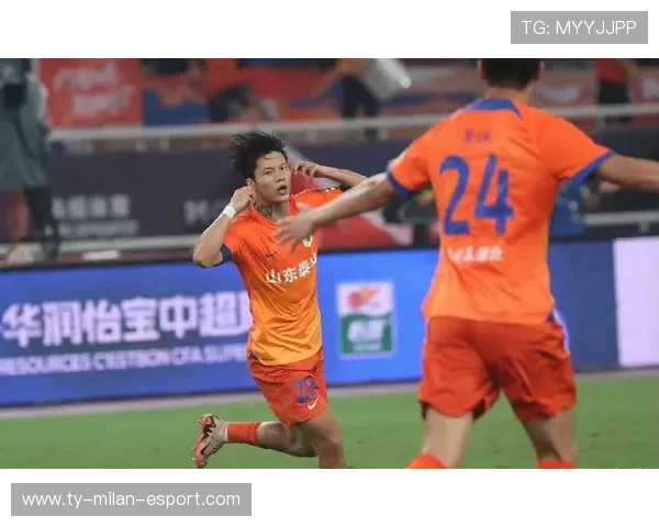 山东泰山边线传递精彩，陈蒲凌空扫射破网