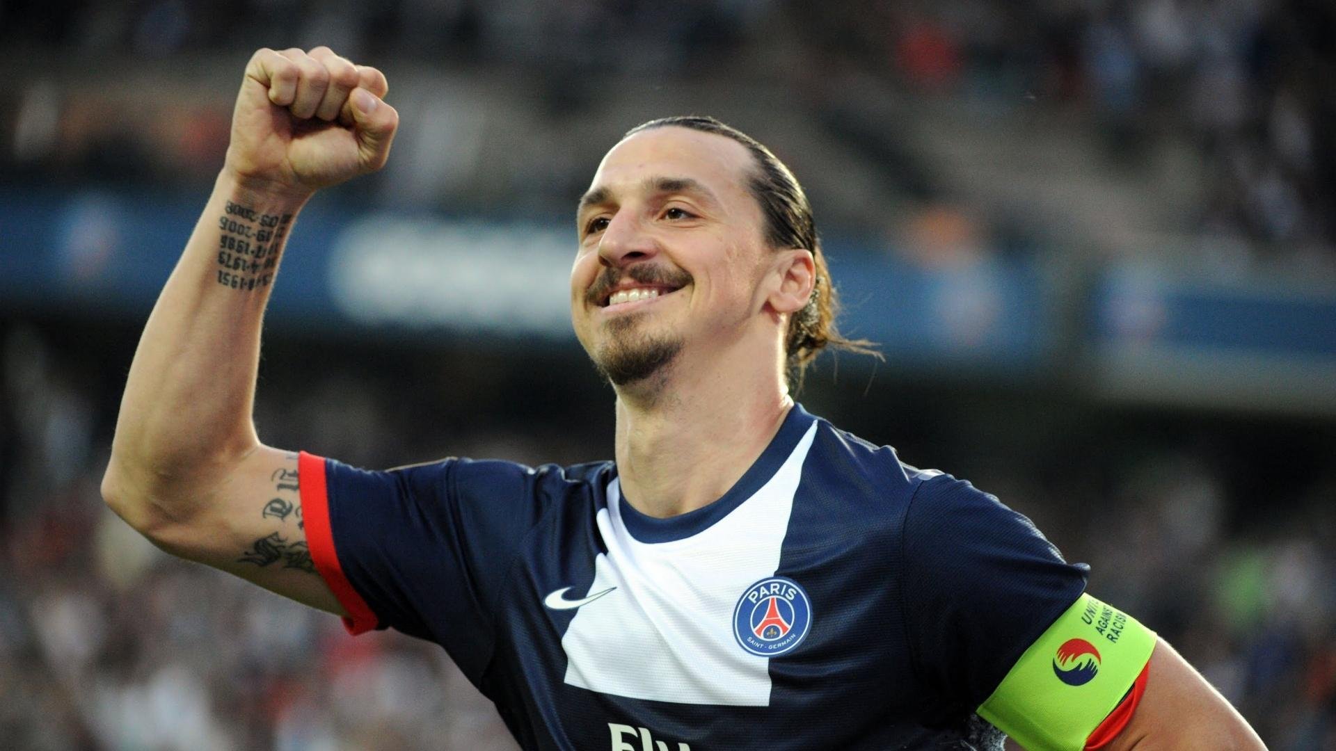 “营地露天瑜伽静心夜” 天幕下完成整套冥想课程